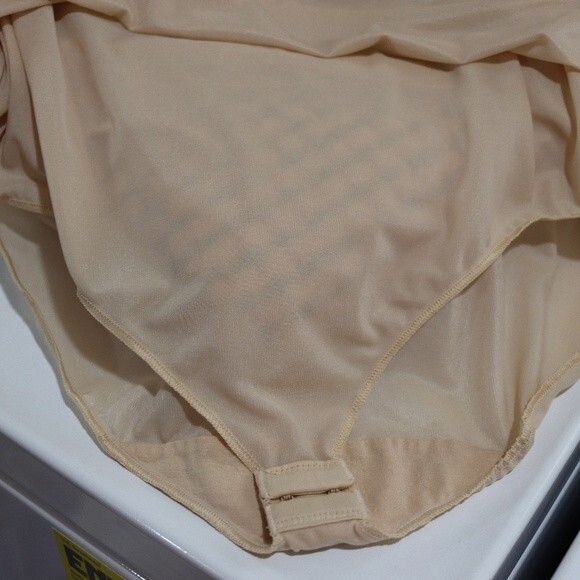 Assets by Spanx Nude Slip With built in body suit XL - Picture 13 of 15
